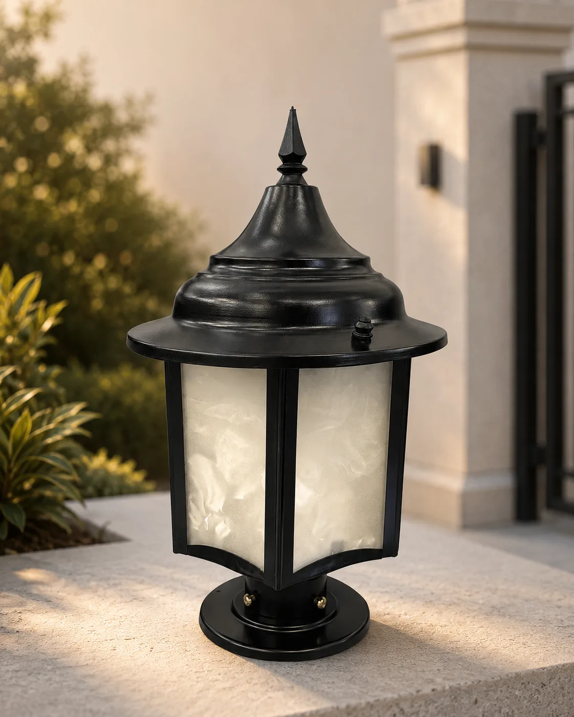 Compact Pillar Gate Lantern