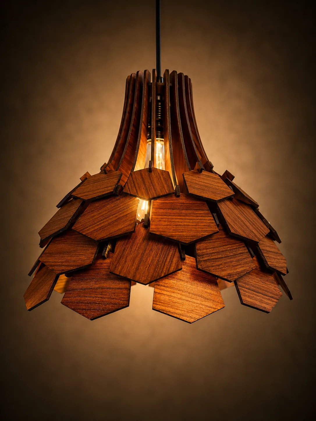 Wooden Petal Pendant Lamp
